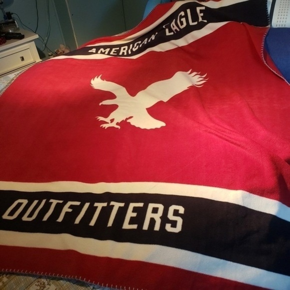 American Eagle Outfitters Red White Blue Logo Fleece Throw Blanket 52x62 NEW